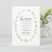 Somebunny Frühling Ostern Baby Shower Einladung (Stehend Vorderseite)