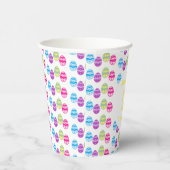 Somebunny ist dabei, die Osterschwangerschaft zu e Pappbecher (Rechts)