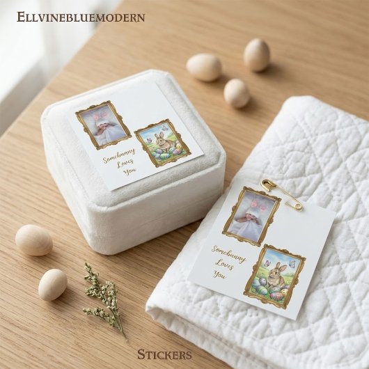 Somebunny Loves You Photo Frame Easter Quadratischer Aufkleber