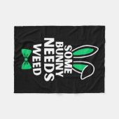 Somebunny Needs Weed Osterfest Sonnen Kaninchen Os Fleecedecke (Vorderseite (Horizontal))