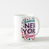 Someone in New York Loves Me Retro Funny Design Kaffeetasse (VorderseiteRechts)