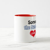 Someone in the Netherlands loves me Zweifarbige Tasse (Mittel)