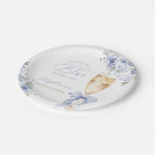Something Blue Florals Bow Bridal Shower Pappteller (Schrägansicht)