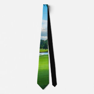 Sommer auf dem Golfplatz Krawatte