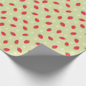 Sommer-Erdbeeren auf Grün (großer Maßstab) Geschenkpapier (Ecke)