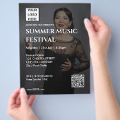 Sommer-Musikfestival QR-Code und Logo Flyer (Hand)