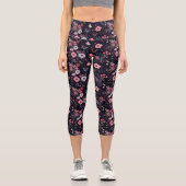 Sommer-Rose Muster auf schwarz Capri Leggings (Vorderseite)