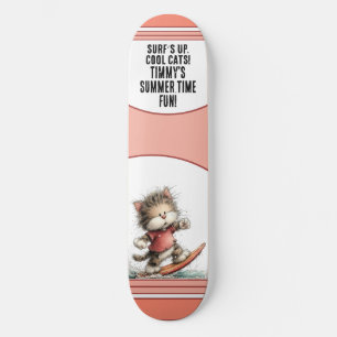 Sommer-Spaß-Design mit surfernder Katze Skateboard