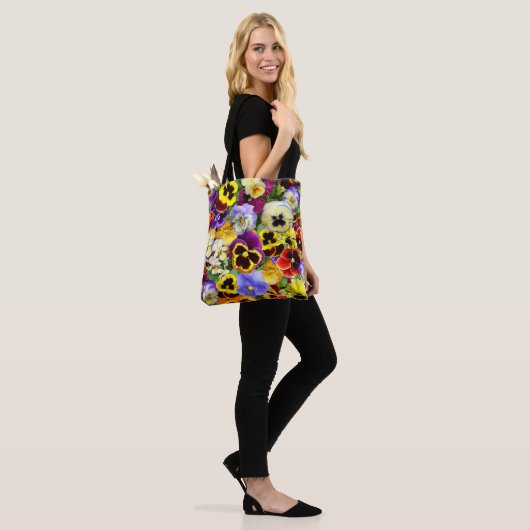 Sommer-Stiefmütterchen Totbeutel Tasche (Am Model)