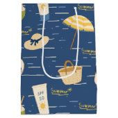 Sommer Strand Essentials Muster (3) Mittlere Geschenktüte (Rückseite)