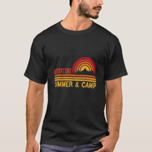 Sommerabenteuer erwartet Camper Vintag T-Shirt