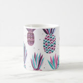 Sommercamps: Ananas Muster, farbenfrohe Punkte Kaffeetasse (Mittel)