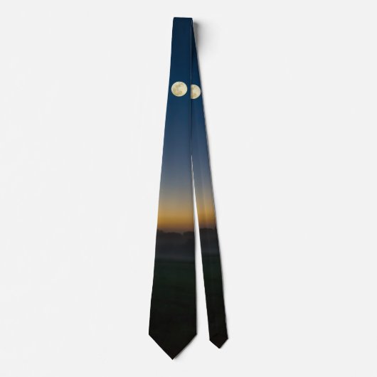 Sommerdämmerung mit Moon Neck Tie Krawatte (Vorderseite)