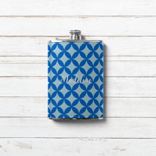 Sommerfliese mit Azurkeln auf Babyblau Flachmann