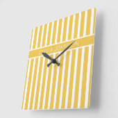Sommergelb gestreifter, benutzerdefinierbarer Name Quadratische Wanduhr (Winkel)