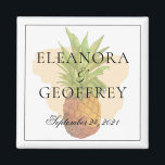 Sommerhochzeit der Ananas Magnet<br><div class="desc">Summer Tropical Ananas Coastal Wedding Date Magnet - ein lustiges Geschenk für Gäste oder nutzen Sie es als Save the Date! Einfach mit Ihren eigenen Details und Farben anpassen. Um weiter zu personalisieren, klicken Sie bitte auf den Link "Weiter anpassen" und verwenden Sie das Design-Tool, um das Design zu ändern....</div>