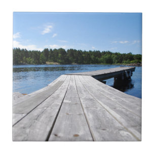 Sommeridyll auf einem einsamen schwedischen Fjord Fliese