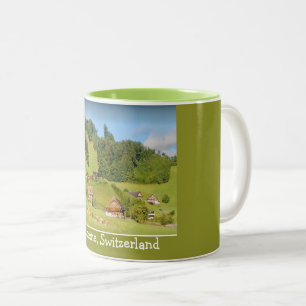 Sommerlandschaft in der Schweiz Zweifarbige Tasse