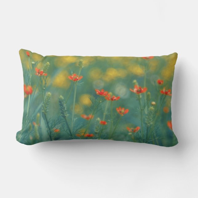 Sommerliche Blume (Blumenfeld) (Rote Blume) Lendenkissen (Vorderseite)