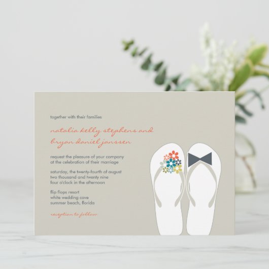 Sommerliche Blume Hochzeit von Bräunungs- und Erdf Einladung (Stehend Vorderseite)