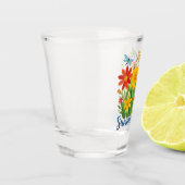 Sommerliche Blumen mit Schmetterlingen Schnapsglas (Links)
