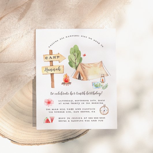Sommerliche Camping im Wasserfarbenfrohen Girls Ge Einladungspostkarte