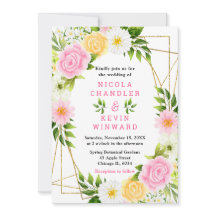 Sommerliche rosa und gelbe Blumen und Blätter Hoch