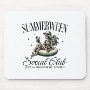 Sommerlicher Sozialklub Halloween im Sommer Pool S Mousepad