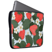 Sommermuster mit Erdbeeren. Erdbeeren Laptopschutzhülle (Vorne Rechts)