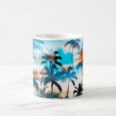 Sommermuster, tropische Bäume, Himmel. Kaffeetasse (Mittel)