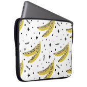 Sommernahtloses Muster mit Bananen in der Pop Art  Laptopschutzhülle (Vorne Rechts)