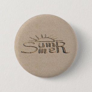 Sommerschild auf dem Strand geschnitzt Sand Button