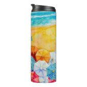 Sommerschirme auf dem Sand Thermosbecher (Nach rechts gedreht)