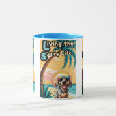 Sommerspass: Sonnenbrille auf einem stilvollen Hun Tasse (Zentrum)