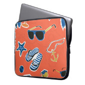 Sommerstrand: Entspannung im nahtlosen Muster. Laptopschutzhülle (Vorderseite Links)