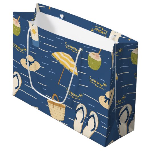 Sommerstrand Essentials Muster (3) Große Geschenktüte (Vorderseite Schrägansicht)