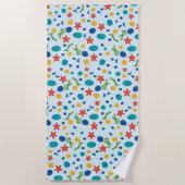 Sommerstrand mit Seestern, Muscheln und Kies Strandtuch (Vorderseite)