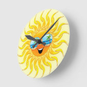 Sommersun-Cartoon mit Sonnenbrilleuhr Runde Wanduhr (Winkel)
