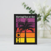 Sommerurlaub mit Spaß im Retro Beach Postkarte (Stehend Vorderseite)