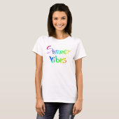 Sommervibes Regenbogenkalligraphie T-Shirt (Vorne ganz)