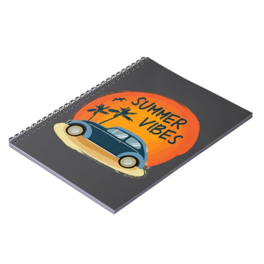 Sommervilla mit Retroauto am Strand Notizblock (Linke Seite)