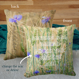 Sommerweizenfeld mit blauen Kornblumen Kissen