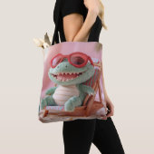 Sommerwoben: Chillin' Plush Crocodile on Vacation Tasche (Von Nahem)