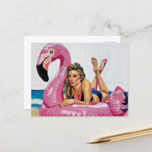 Sommerzeit Frau auf einem Flamingo Float am Strand Postkarte