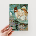 Sommerzeit | Mary Cassatt Postkarte<br><div class="desc">Sommerzeit (1894) von der amerikanischen Impressionistin Mary Cassatt. Die Originalkunst ist ein Ölgemälde auf der Leinwand,  das ein Portrait von zwei Frauen auf einem von Enten umgebenen Boot darstellt. Verwenden Sie die Entwurfstools,  um einen benutzerdefinierten Text hinzuzufügen oder das Bild zu personalisieren.</div>