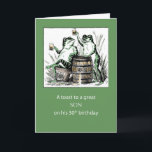 Son 50. Geburtstag Frogs Toasting mit Bier Karte<br><div class="desc">Ein 50. Geburtstag ist ein großes Meilenstein Jahr! Toast zu Ihrem Sohn mit dieser lustigen Karte mit Vintagen Fröschen Toasting. Grüne Hintergrundkoordinaten mit den Froschfarben.</div>