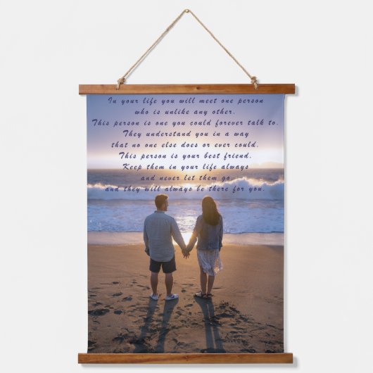 SONDERPERSON WANDTEPPICH MIT HOLZRAHMEN (Vorderseite)