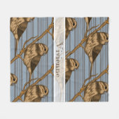 Song Sparrows und Pinstripes Monogram Fleecedecke (Vorderseite (Horizontal))