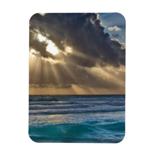 Sonne bricht durch Wolken über Meer Magnet (Vertikal)