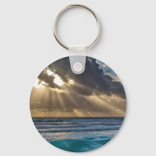 Sonne bricht durch Wolken über Meer Schlüsselanhänger (Vorderseite)